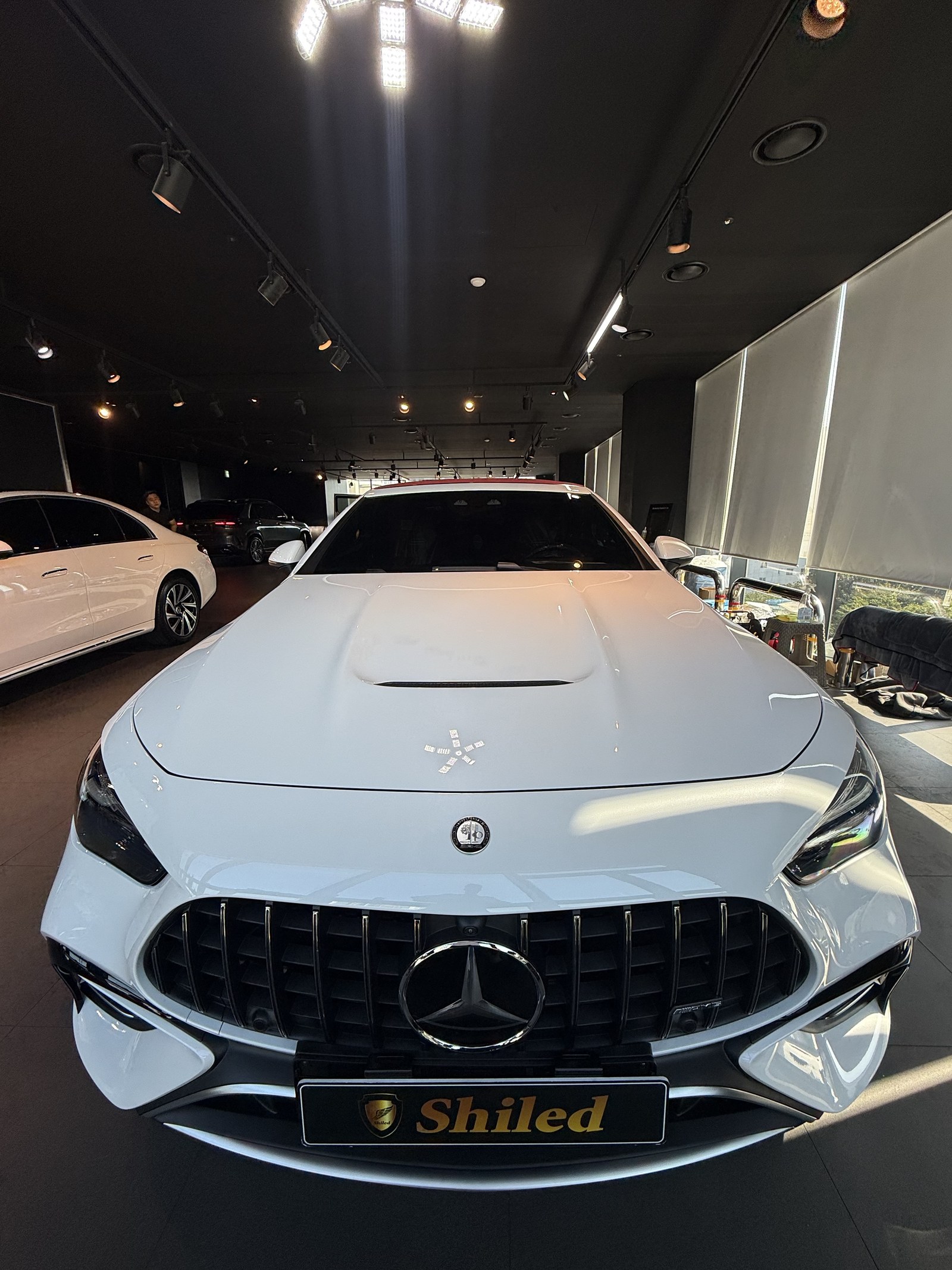 벤츠 CLE53 카브리올레 백색 신차 전면 AMG 그릴 - 부산 유리막코팅