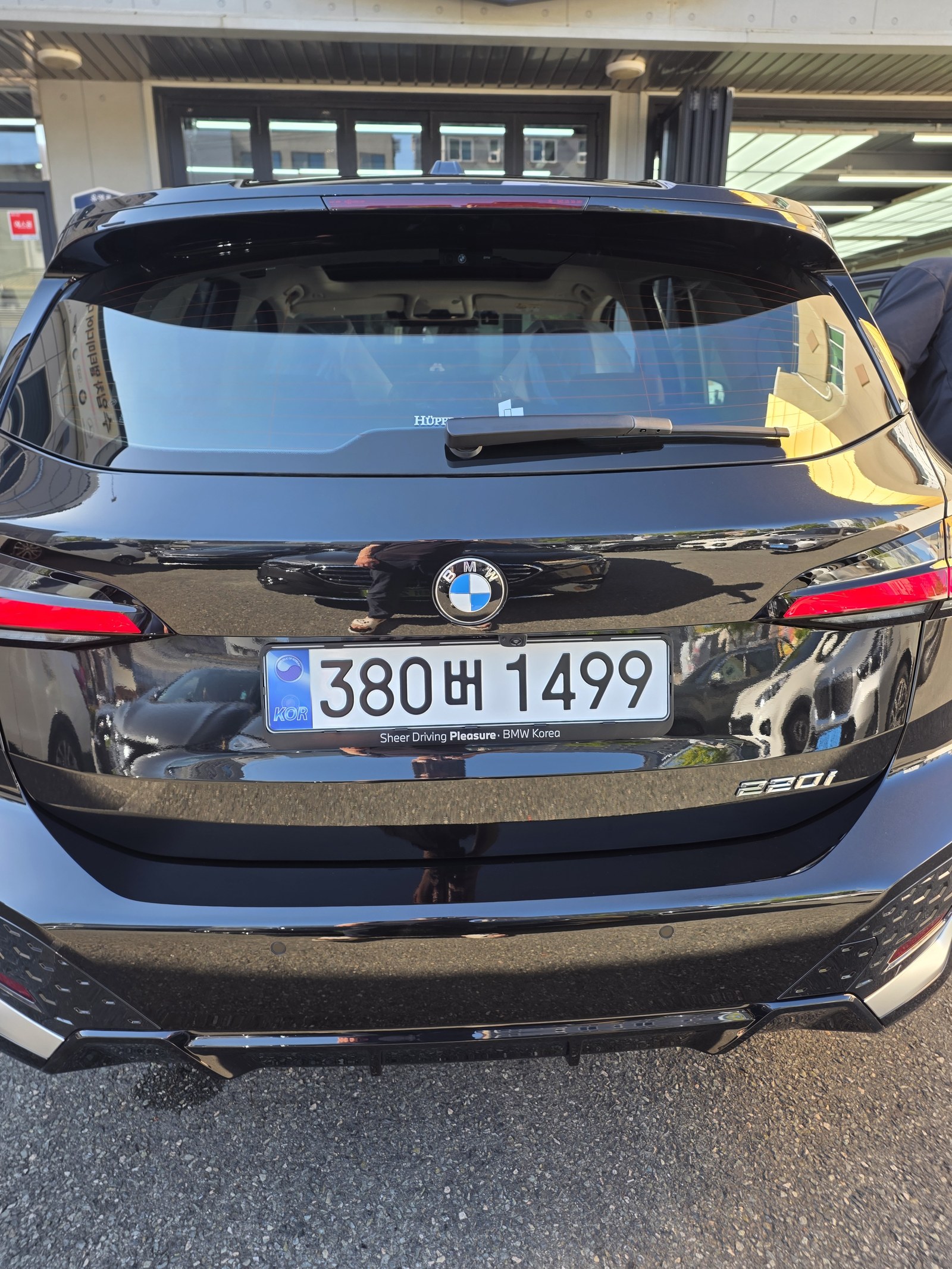 BMW 220i 그란쿠페 검정 신차 후면 번호판 - 부산 쉴드광택 신차코팅