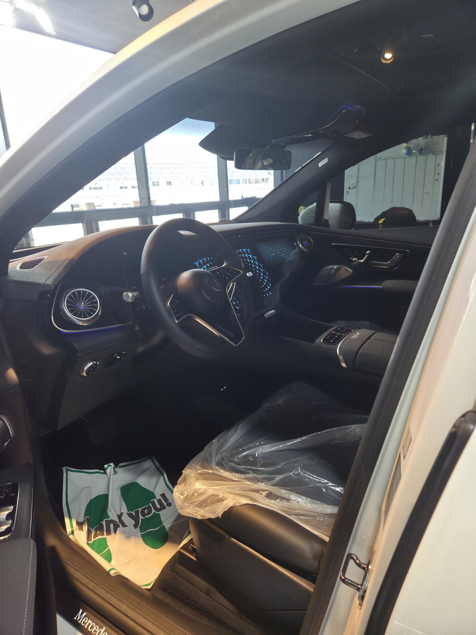 벤츠 EQS450 SUV 신차 실내 - 출고 전 컨디션