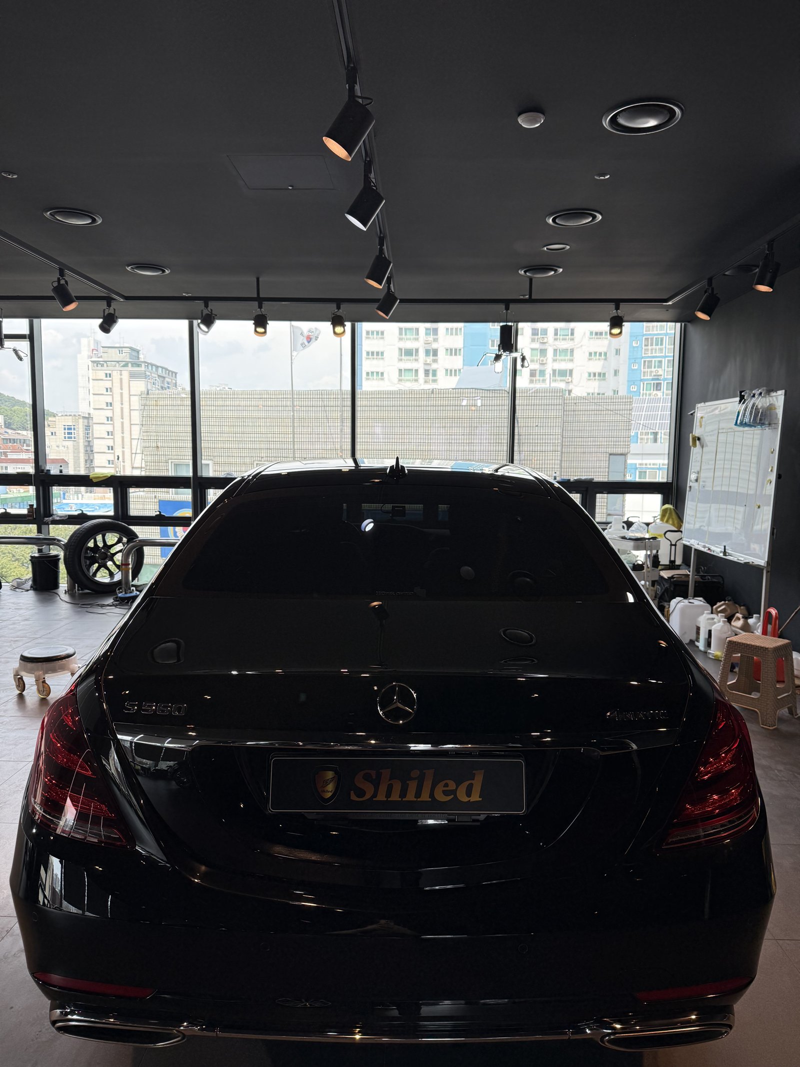 벤츠 S560 검정 광택 및 G-TOP 코팅 완료 - 후면