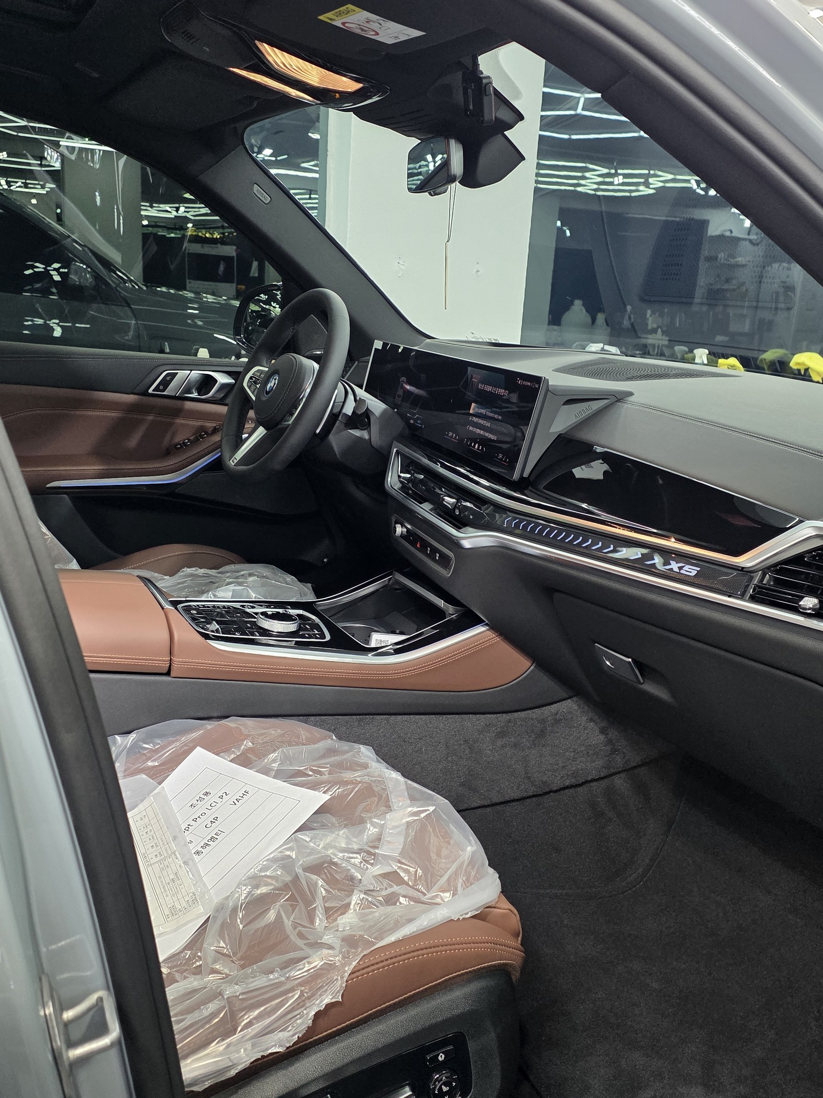 BMW X5 신차 실내 대시보드 - 출고 전 컨디션
