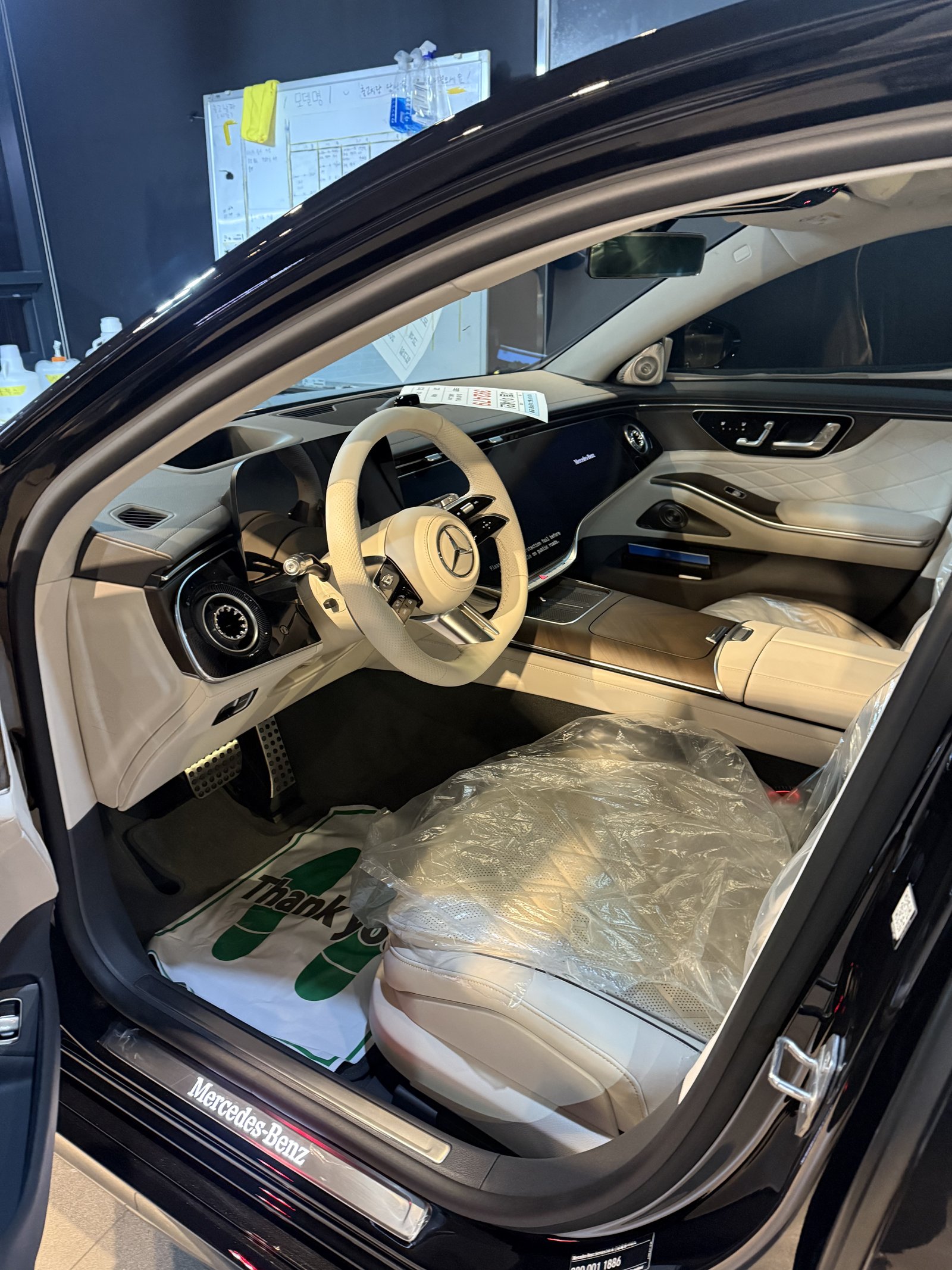벤츠 S450 검정 신차 실내 운전석 - 출고 전 컨디션