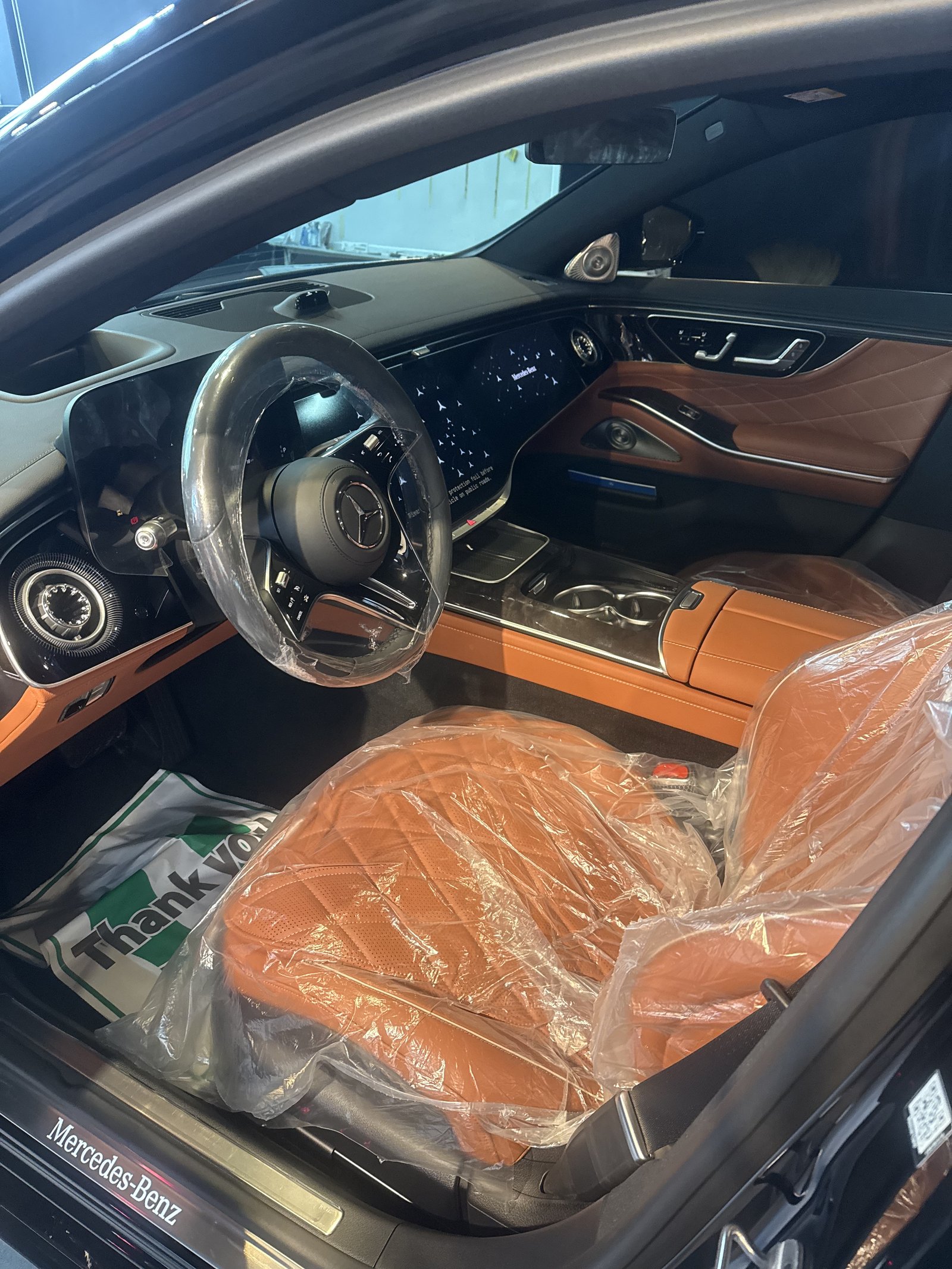 벤츠 S500 검정 신차 실내 운전석 - 출고 전 컨디션