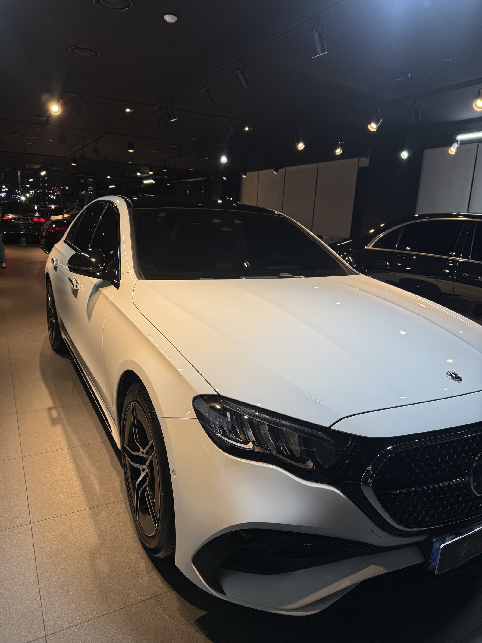 벤츠 E200 AMG 신차 전측면 - 부산 유리막코팅