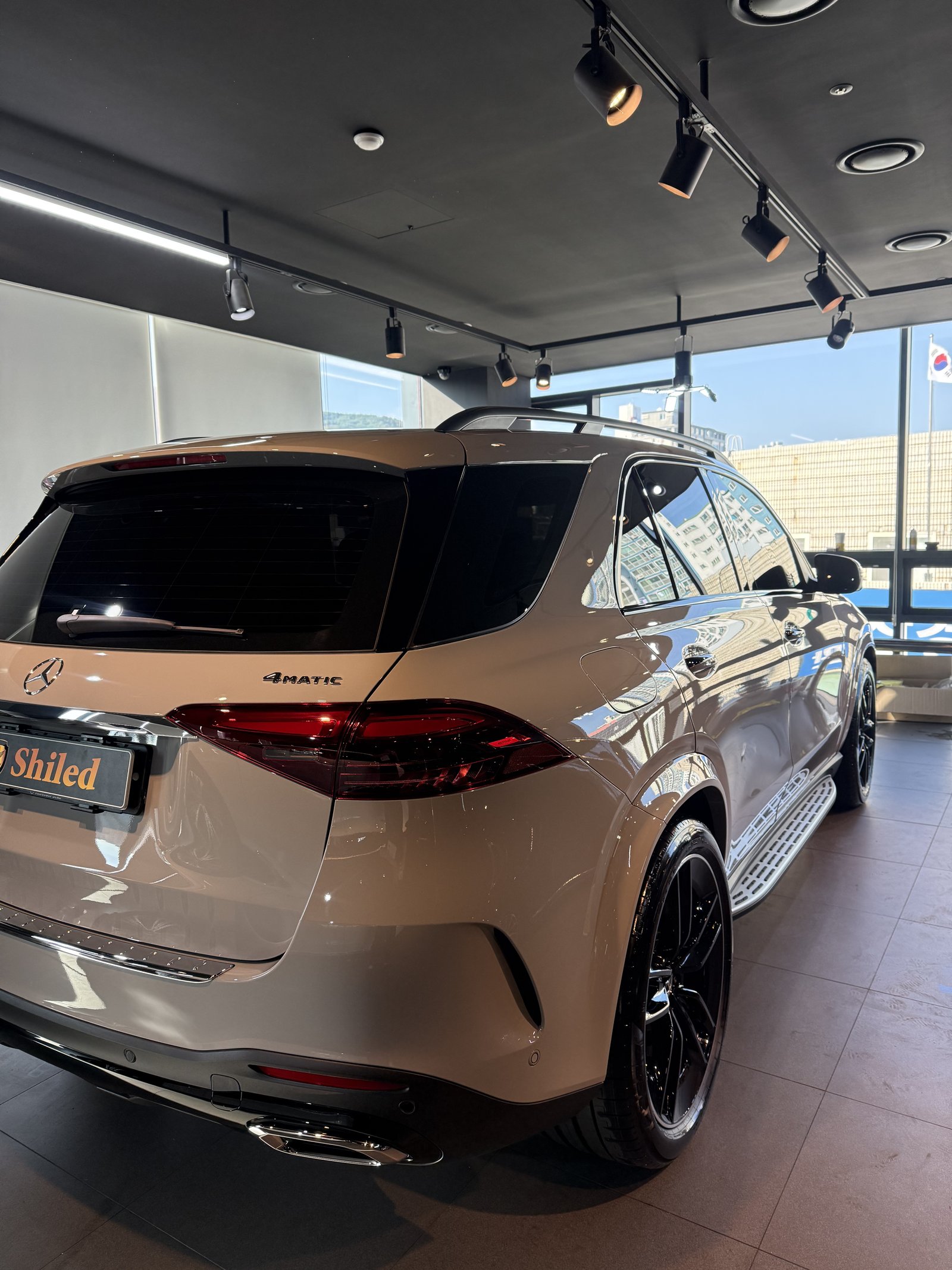 벤츠 GLE450 AMG라인 신차 후측면 - 출고 전 코팅