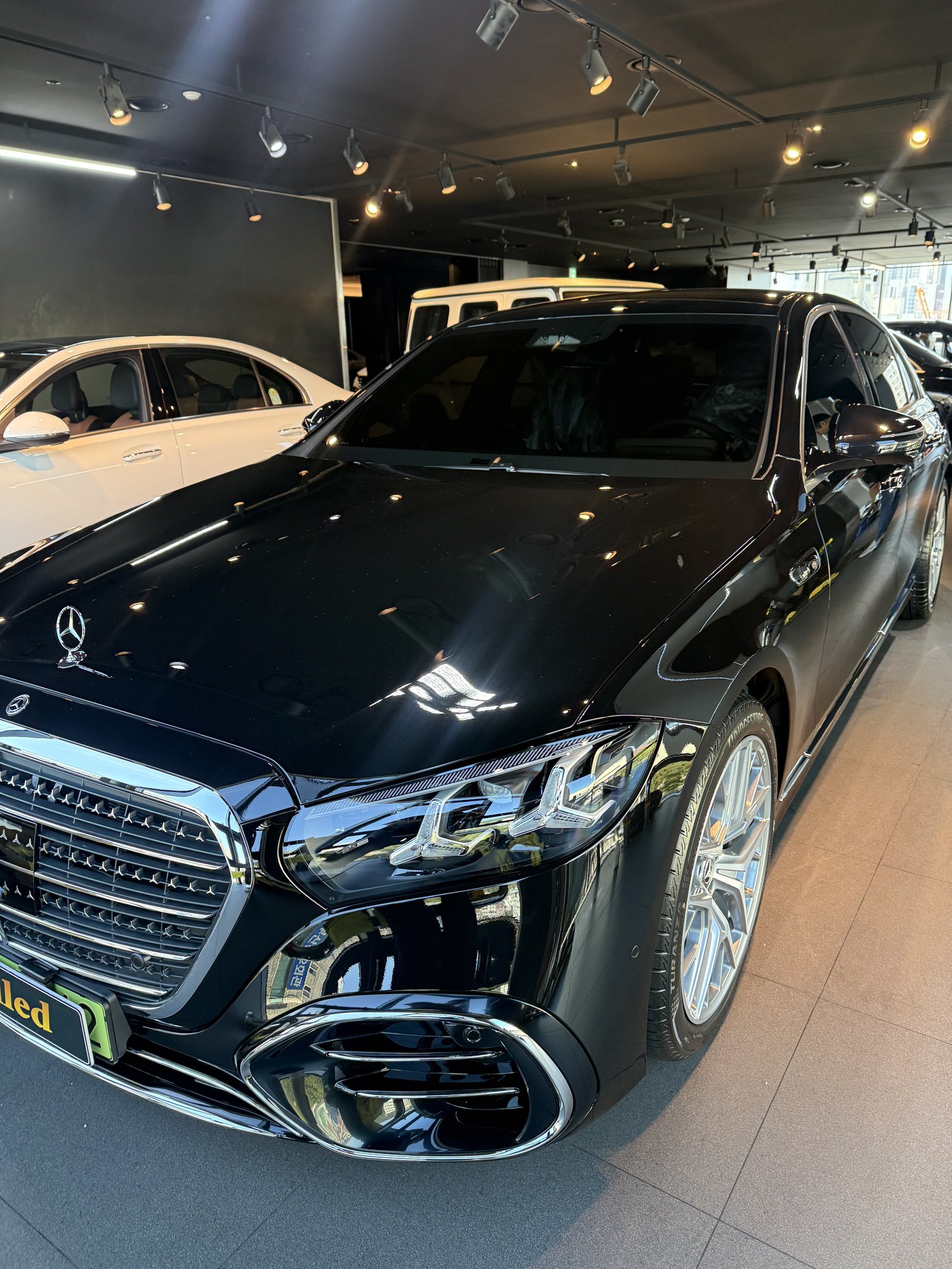 벤츠 S450 신차 전측면 반사