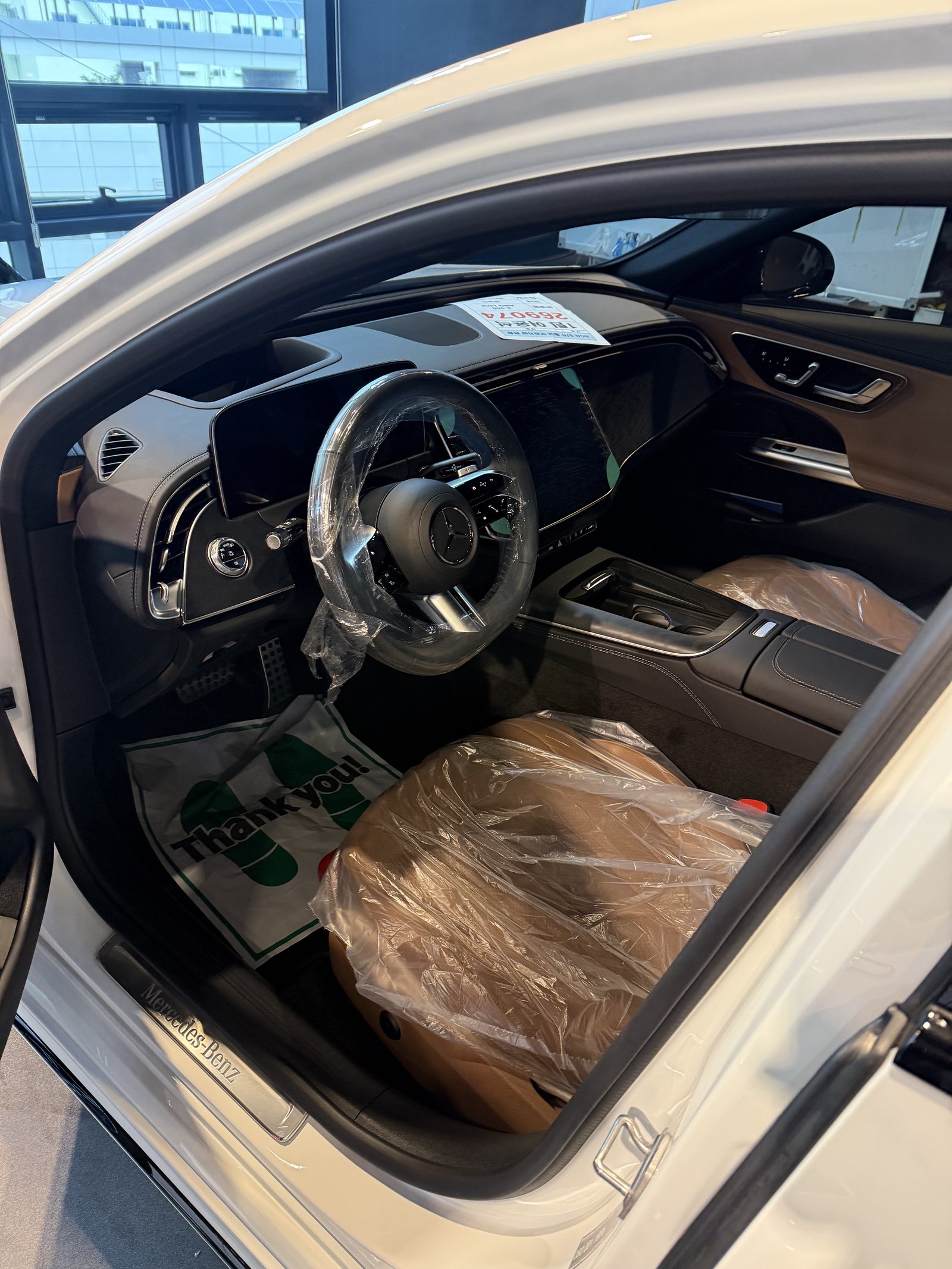 벤츠 E200 AMG 신차 실내 - 출고 전 컨디션