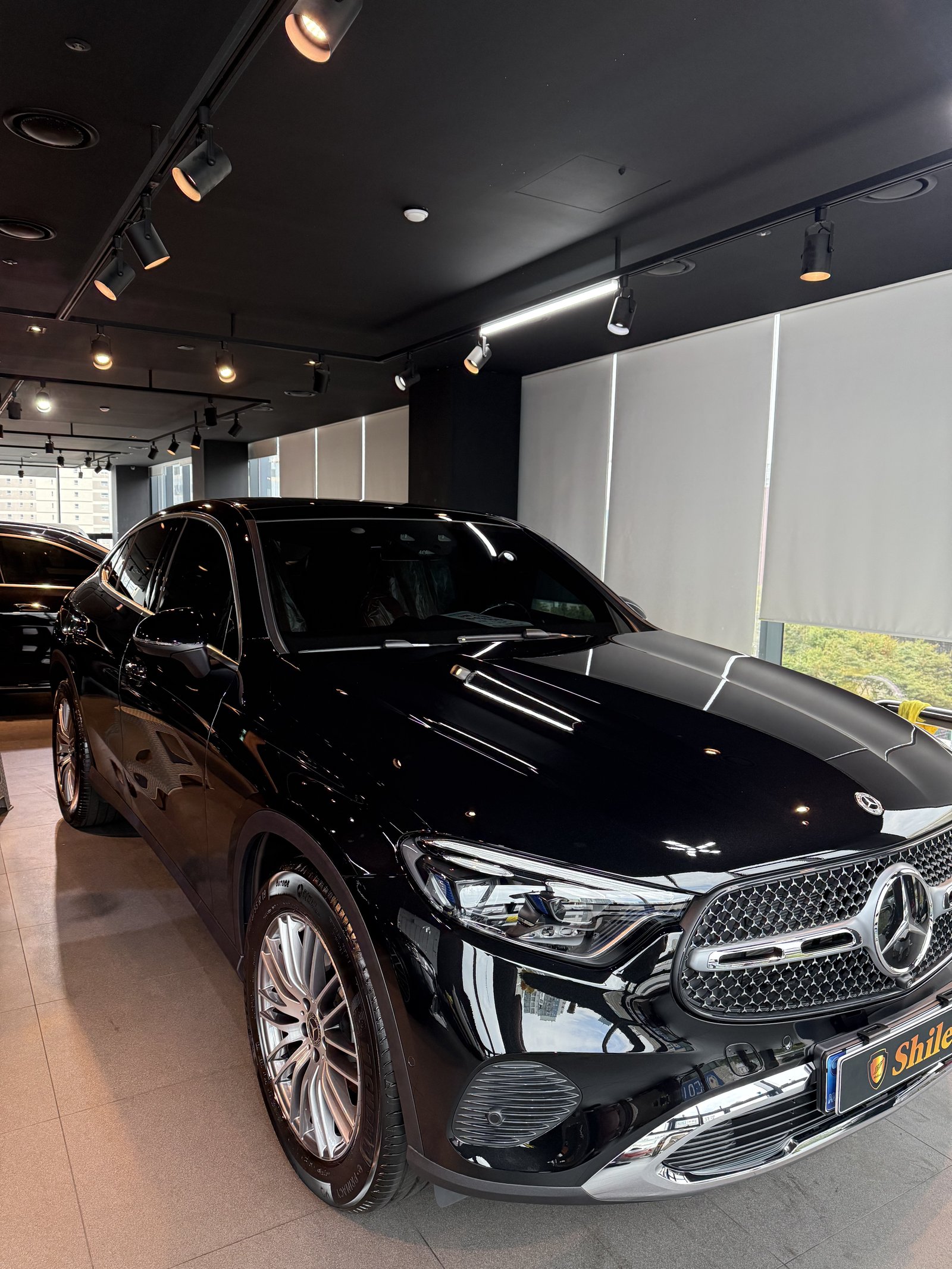 벤츠 GLC300 쿠페 신차 전측면 - 부산 유리막코팅