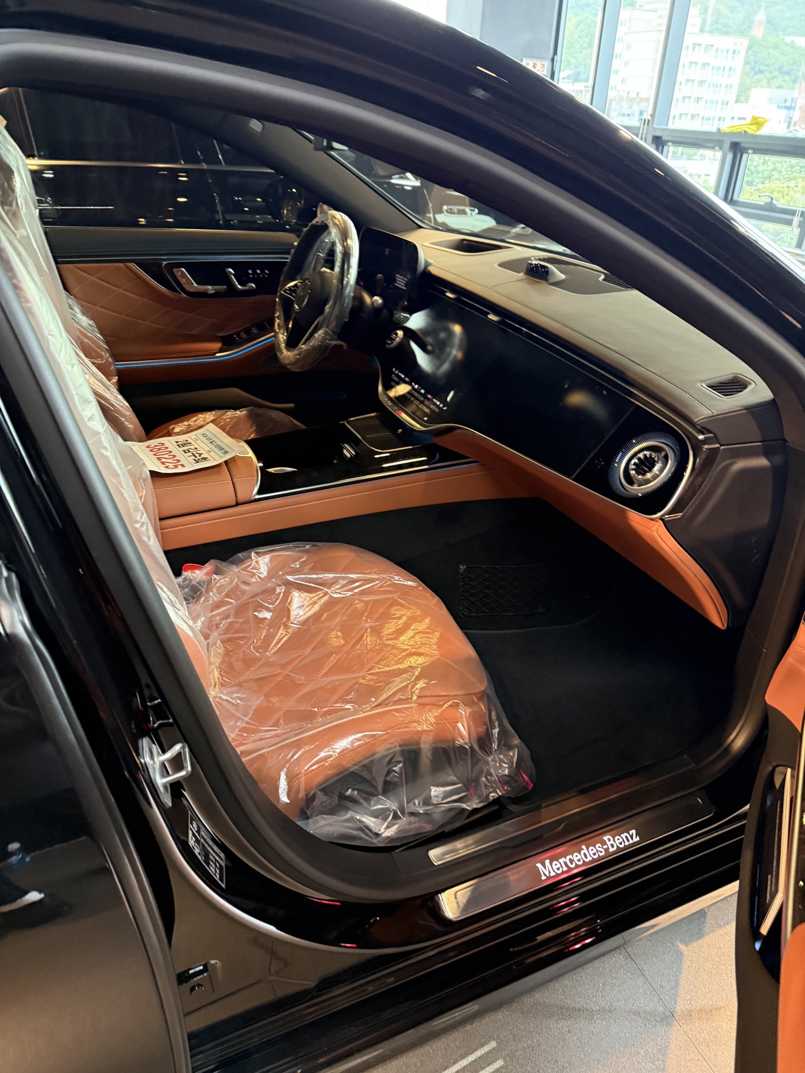 벤츠 S500 실내 - 보호 비닐 그대로