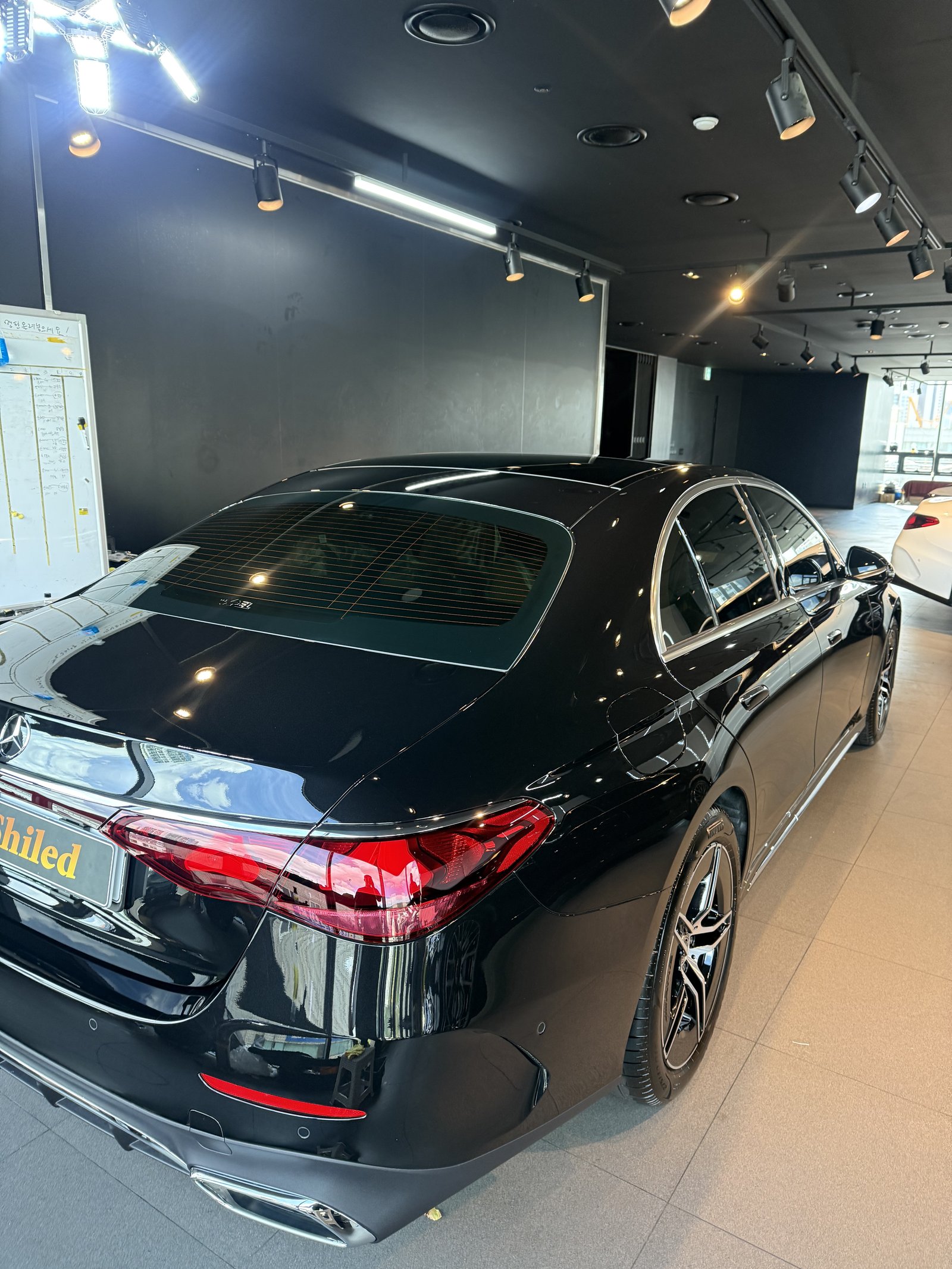 E200 AMG 신차 전측면 반사 - 출고 전 코팅