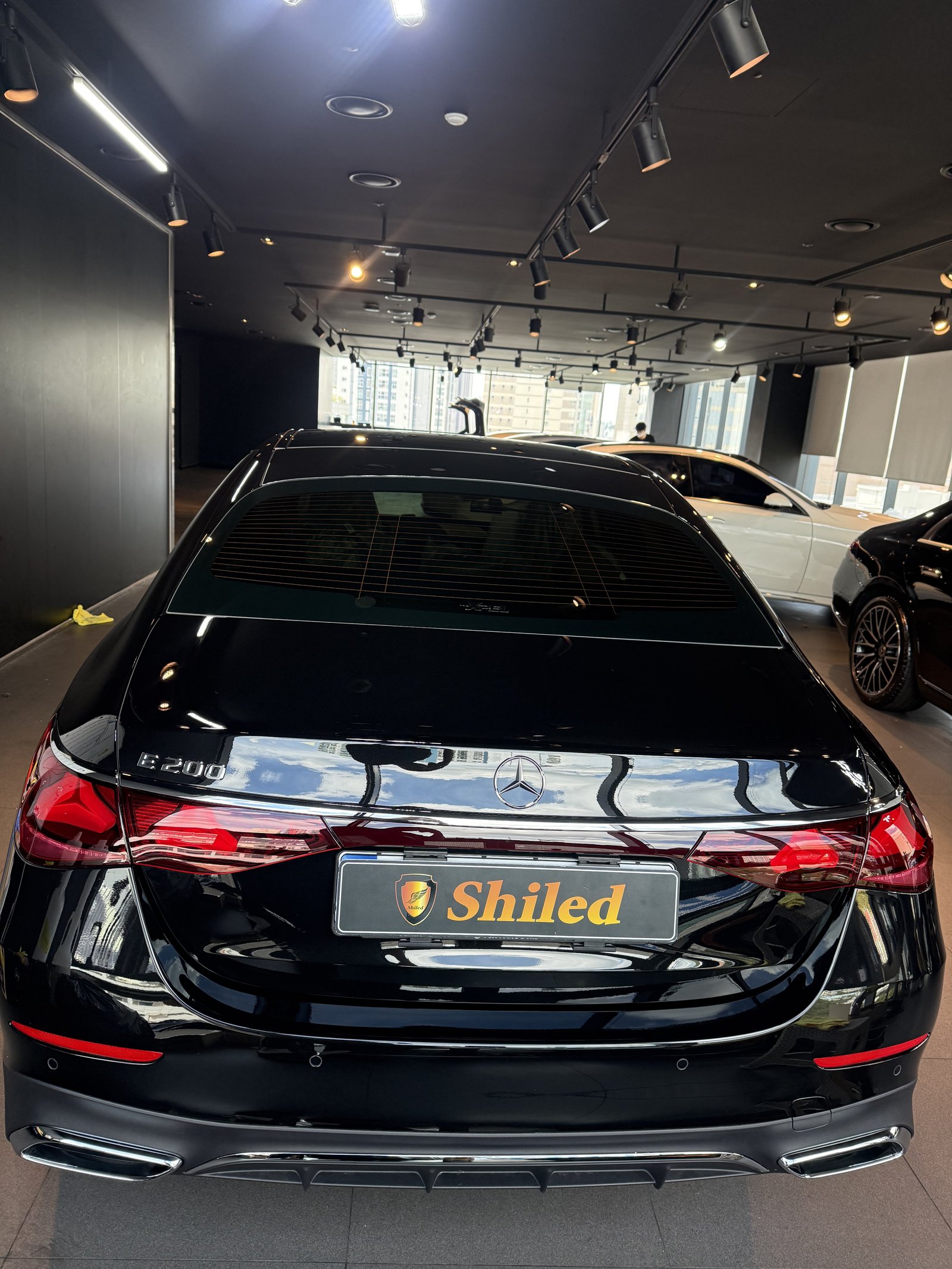 E200 AMG 신차 후측면 - 부산 쉴드광택 신차코팅
