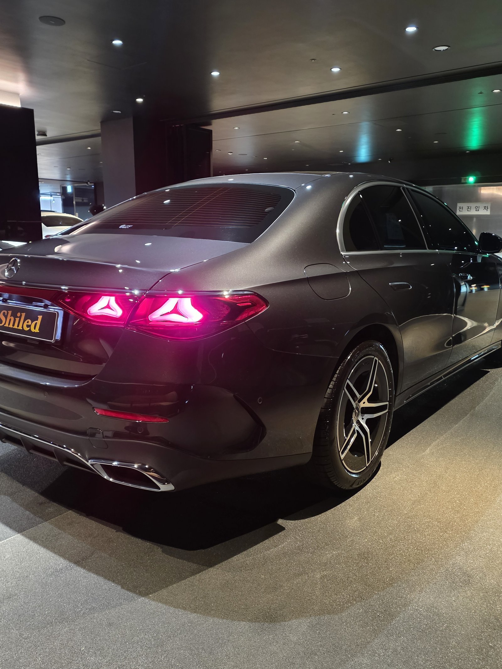 E200 AMG 신차 후측면 - 부산 쉴드광택 신차코팅