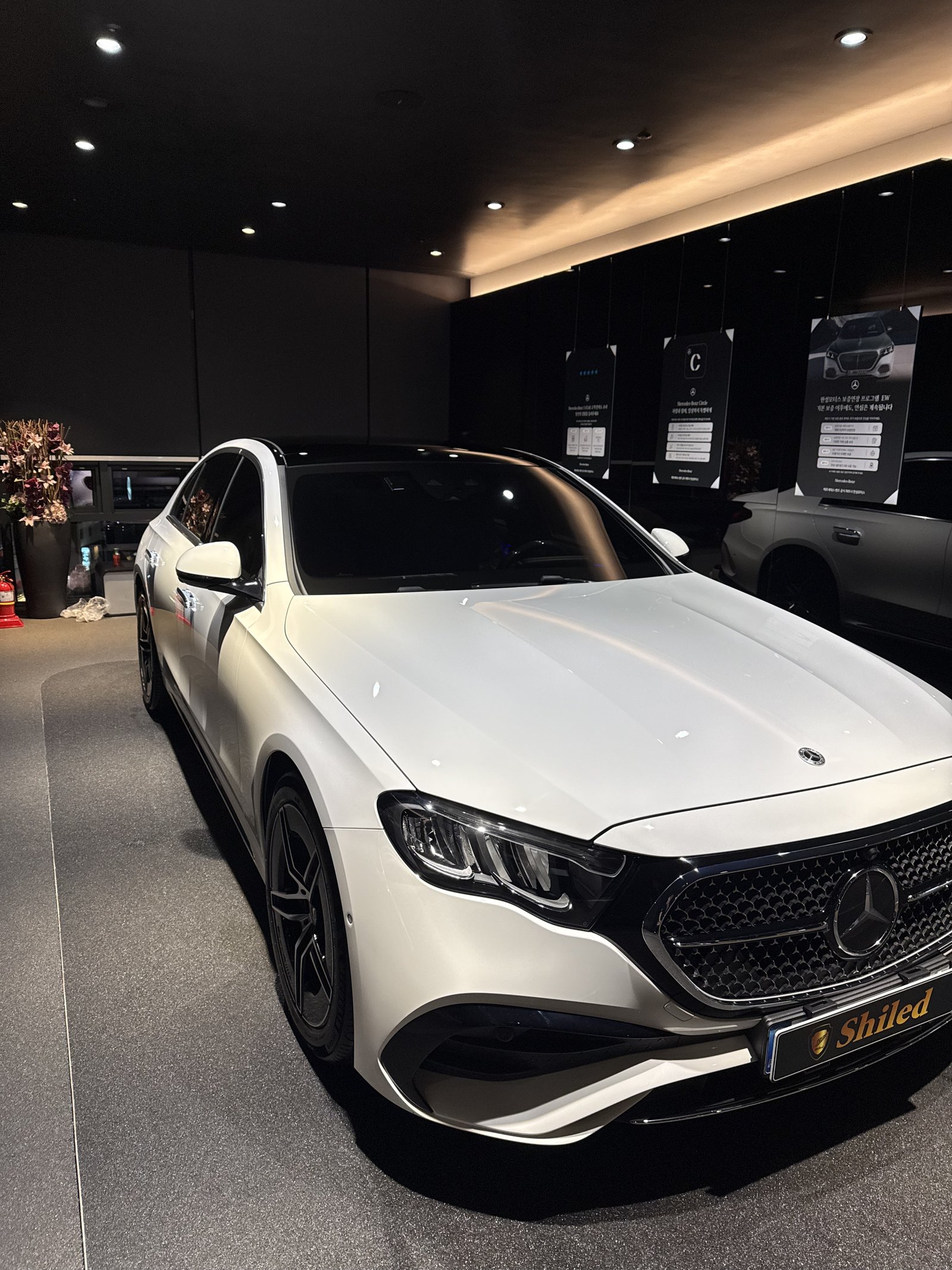 E200 AMG 신차 전측면 - 부산 유리막코팅