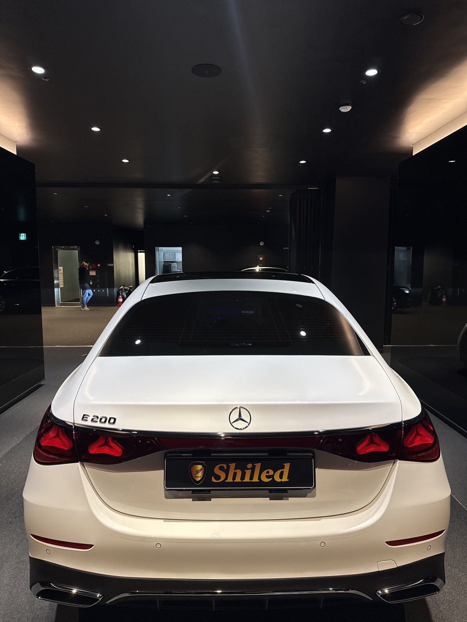 E200 AMG 신차 후측면 - 부산 쉴드광택 신차코팅