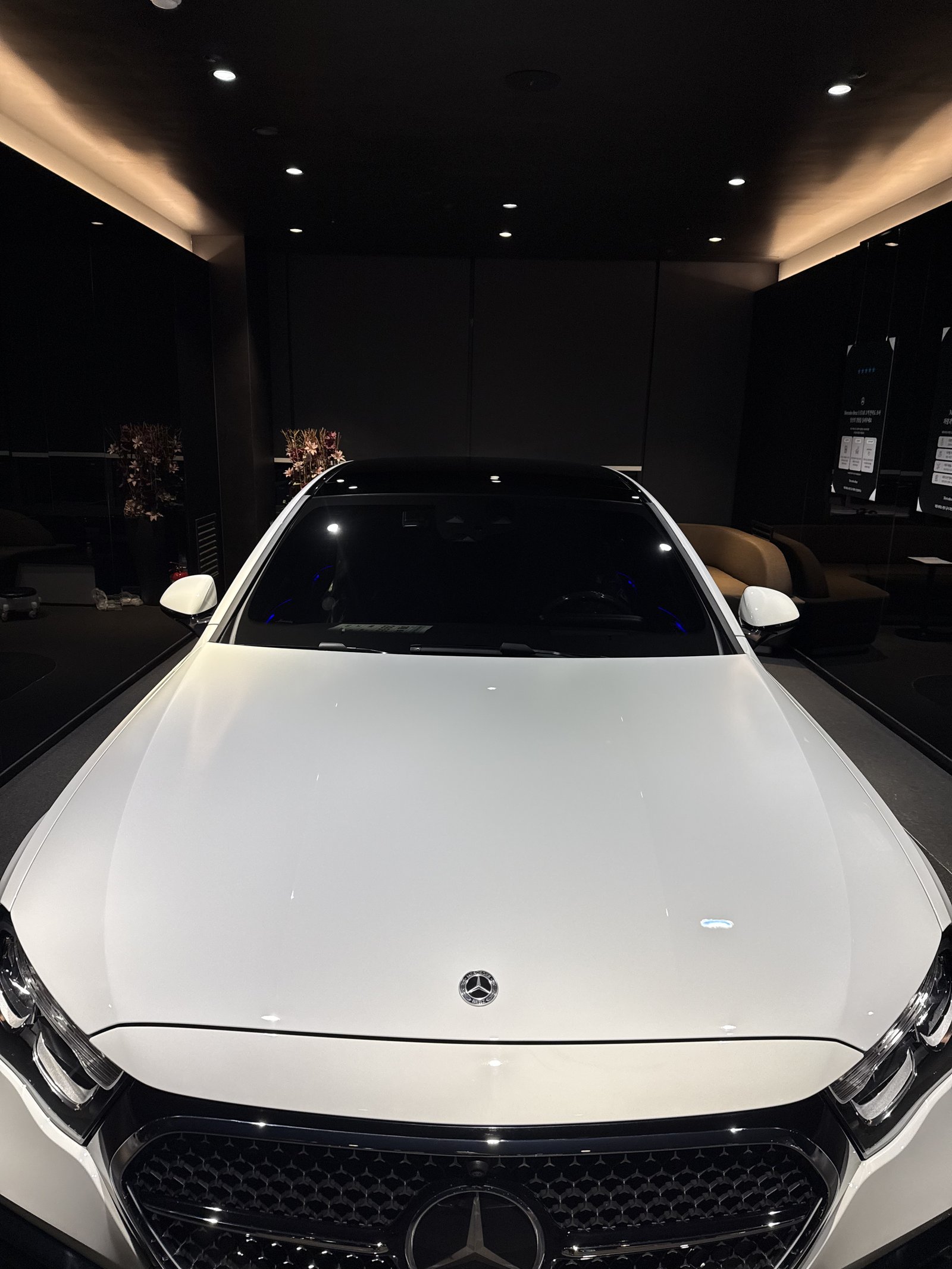 E200 AMG 신차 보닛 반사 - 부산 유리막코팅