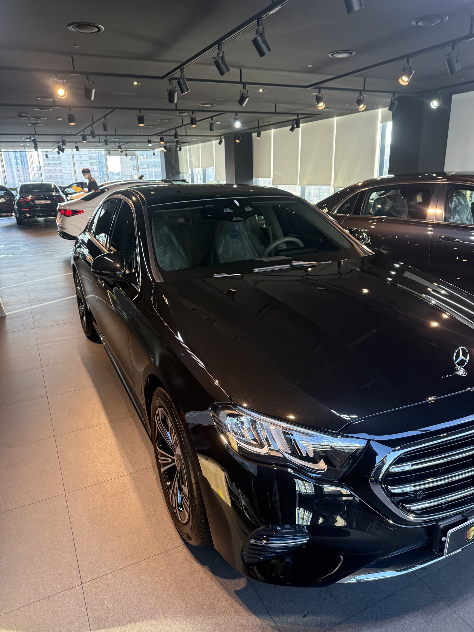 E200 EX 신차 전측면 - 부산 유리막코팅