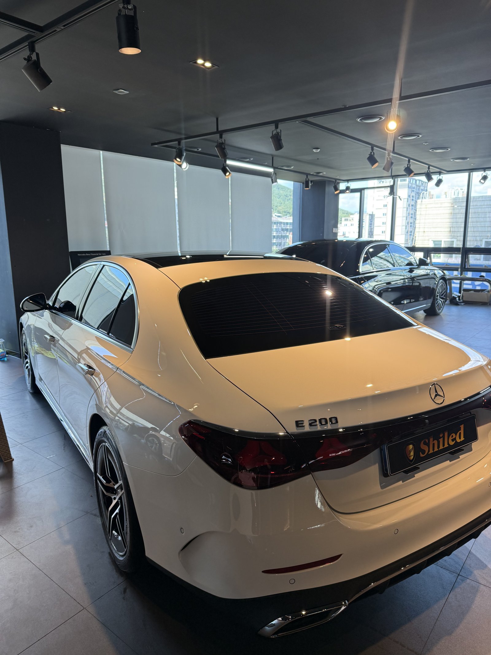 E200 AMG 신차 후면 - 부산 쉴드광택 신차코팅