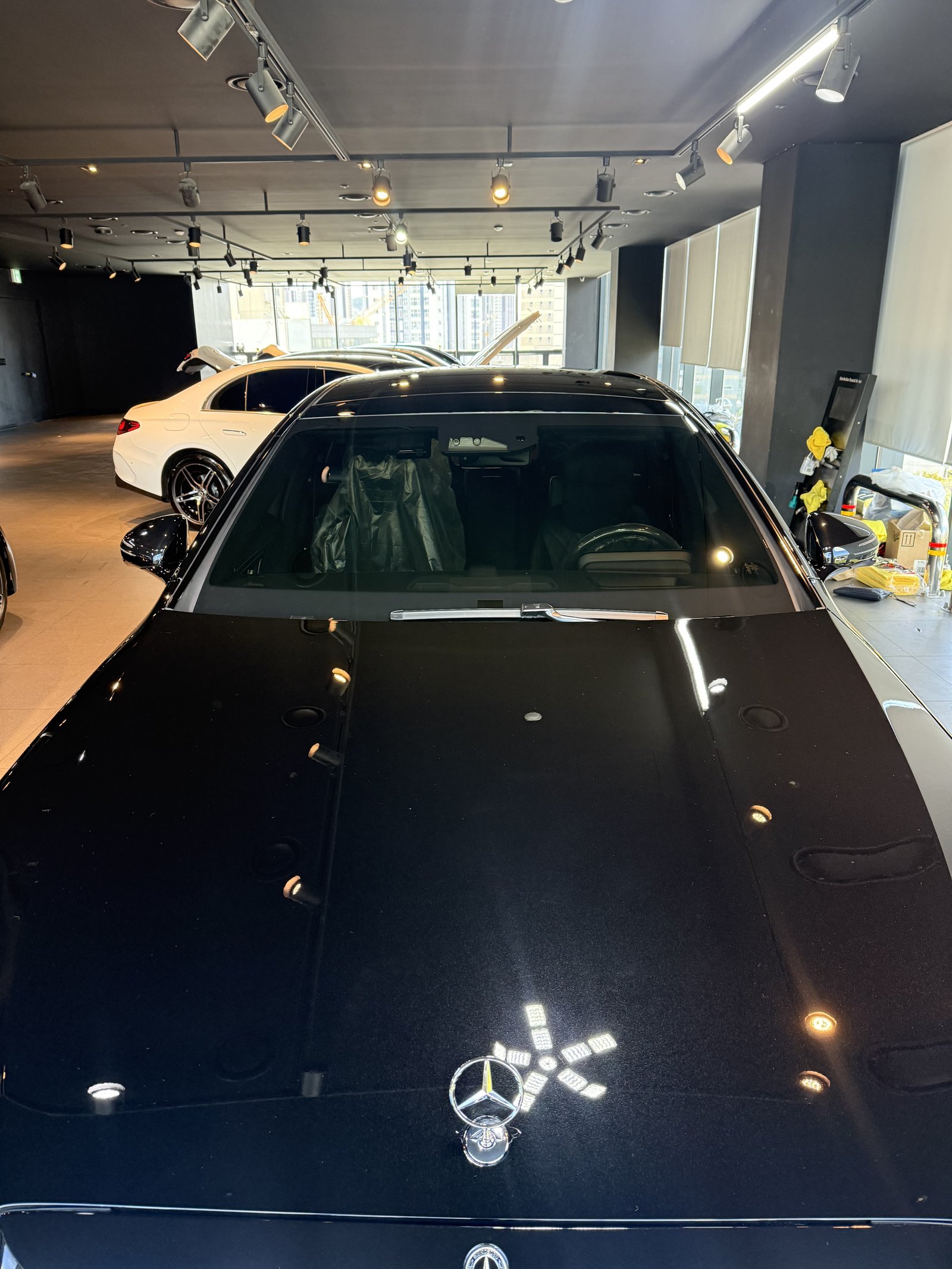 S500 신차 보닛 반사 - 부산 유리막코팅